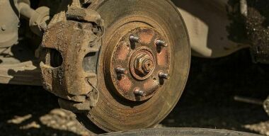 О чем всегда «забывают» на СТО весной при проверке тормозов