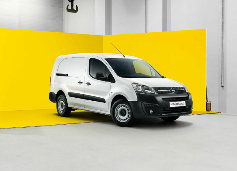 Изображение В России начали торговать грузовыми «каблучками» Opel Combo Cargo