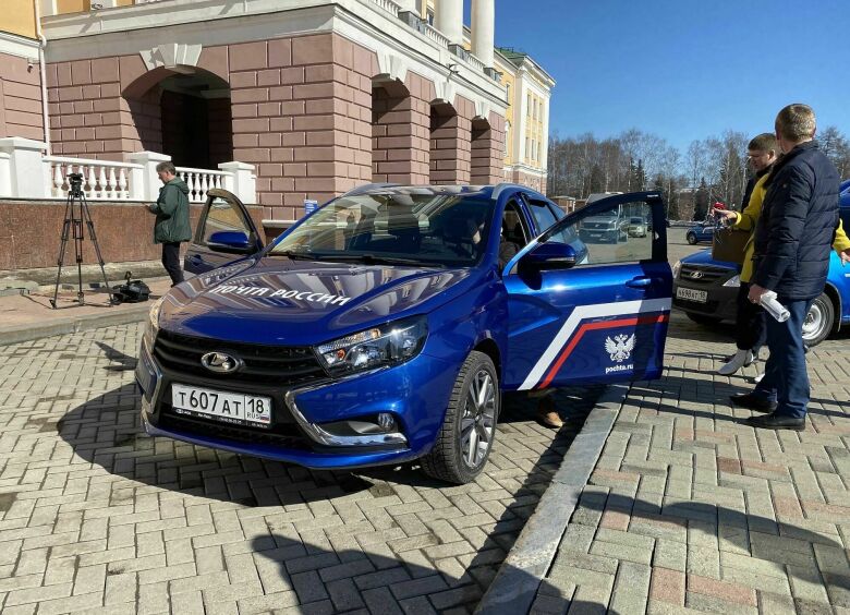 Изображение Глава Почты России оценил новую LADA Vesta