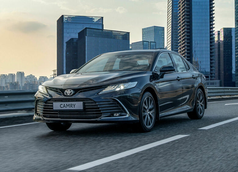 Изображение Свежие моторы и спорт-серия: в России стартуют продажи новой Toyota Camry