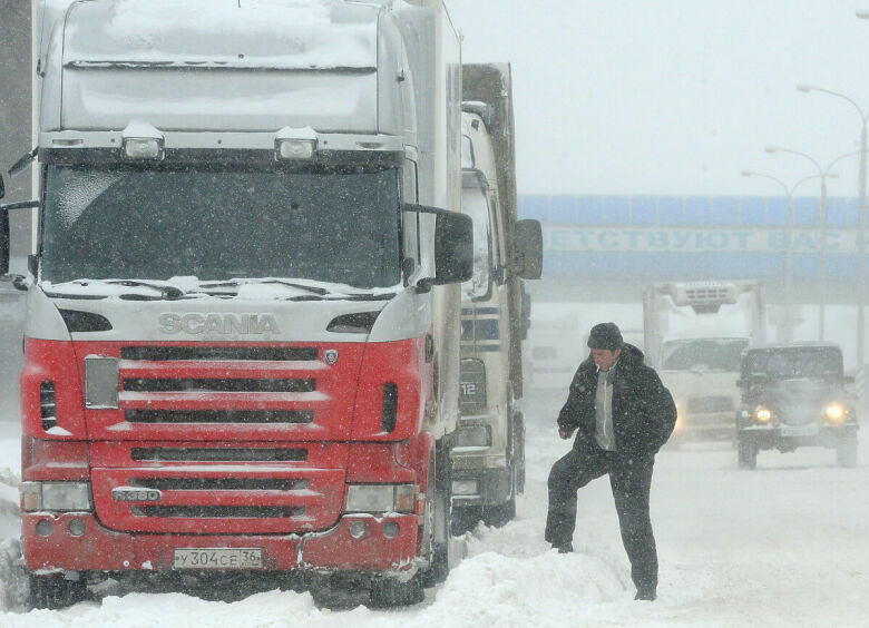 Изображение В Москве предлагают запретить движение грузовиков во время снегопадов