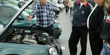 Почему россияне как можно скорее хотят избавиться от личных авто