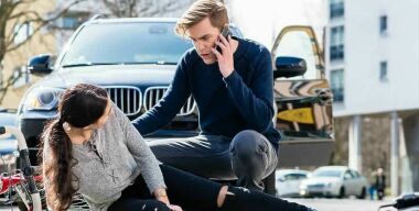 Как лучше всего следут поступать водителю, сбившему пешехода