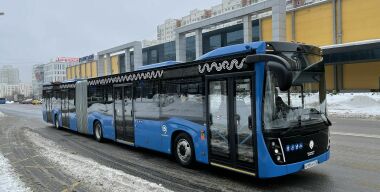 КАМАЗ специально для Москвы сделал «толкающий» автобус-гармошку