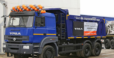 Завод «Урал» передал клиенту первый грузовик нового поколения