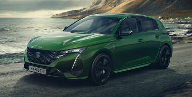 Первое знакомство с Peugeot 308 нового поколения