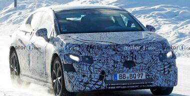 Новый седан Mercedes-Benz заметили на дороге