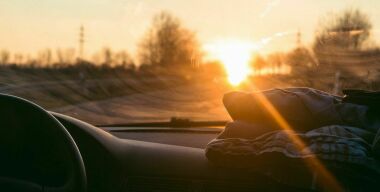 Что делать, чтобы яркое солнце не слепило водителя