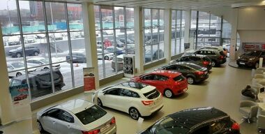 Почему Минпромторг закрывает глаза на дефицит новых машин у дилеров