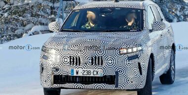 В сеть утекли фото нового кроссовера Renault