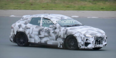 Новейший кроссовер Ferrari Purosangue замечен на тестах