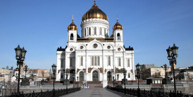 Церковь пошла крестным ходом на платные парковки