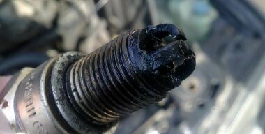 Как сэкономить на свечах зажигания, увеличив срок их службы втрое