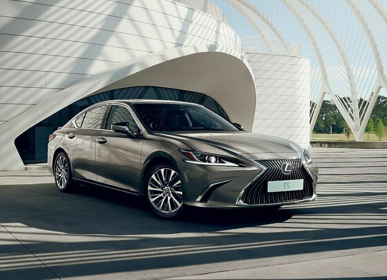 Изображение Стартовали российские продажи Lexus ES с умными опциями