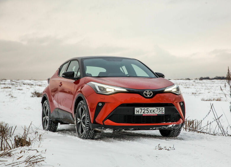 Изображение Тест-драйв обновленной Toyota C-HR: выбираем лучшие версию и мотор