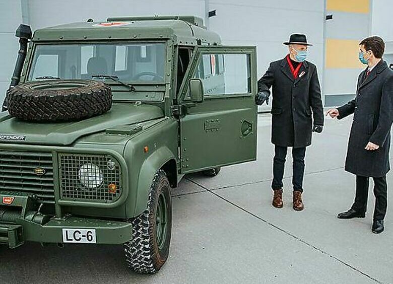 Изображение Вооруженные силы Украины получили бронированные Land Rover Defender