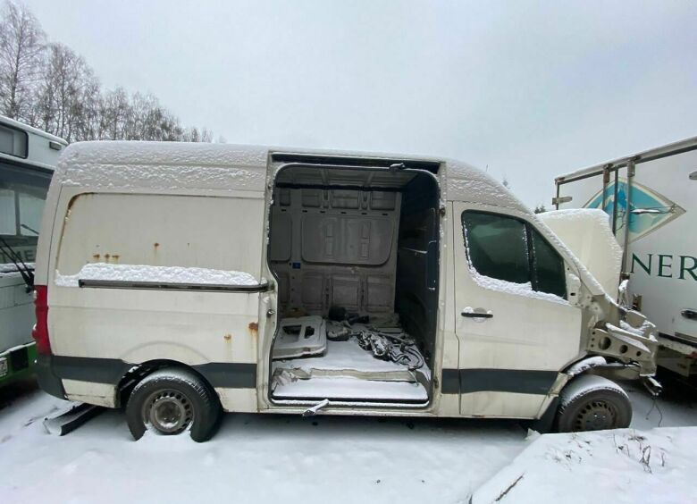 Изображение В лесу возле МКАД обнаружено кладбище фургонов и грузовиков