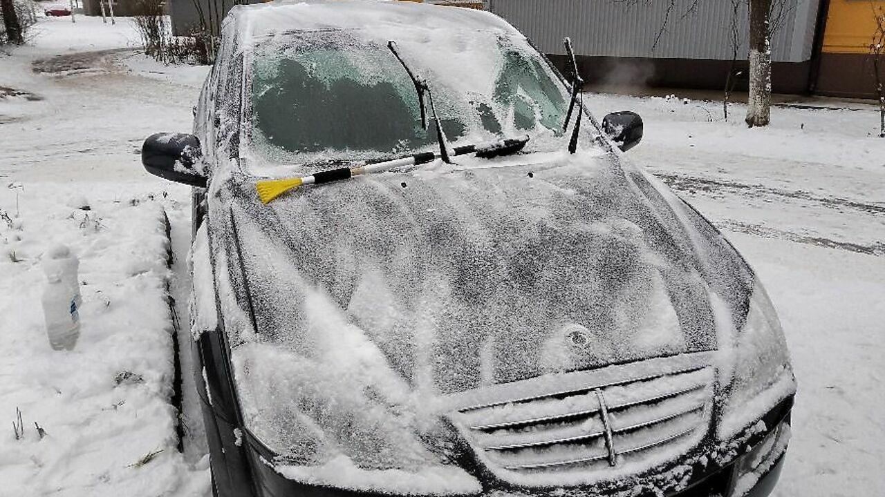 Почему в машине тепло. Машины жаркой зимы. Как греют машины зимой. Сколько греть машину зимой. Сколько по времени зимой греть машину.