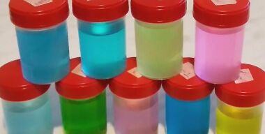 Как окрашенная «незамерзайка» может испортить цвет кузова машины