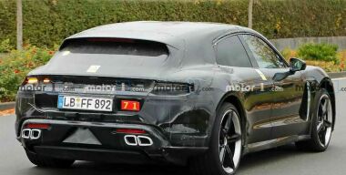 Porsche Taycan в новом кузове заметили на тестах