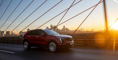 Названы цены на кроссовер Cadillac XT4