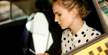 Россияне ездят на такси, когда приспичит по нужде и не только