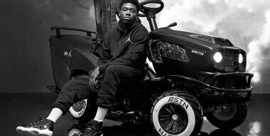 От обезображенных авто к «сутенерской» газонокосилке: Mansory жжет