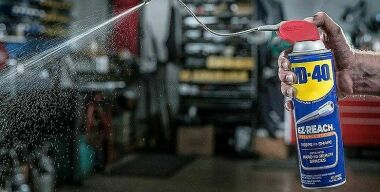 7 ситуаций, когда всемогущий WD−40 окажется бесполезным для автовладельца