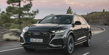 Audi RS Q8 оказался вдвое дешевле, чем Lamborghini Urus