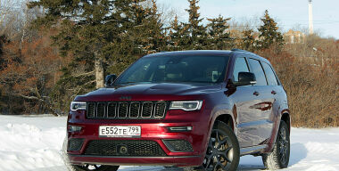 Положительные вибрации: тест-драйв Jeep Grand Cherokee S Limited