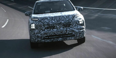 Стала известна дата премьеры новейшего Mitsubishi Outlander