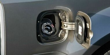 Какой лючок бензобака создаст водителю большие проблемы в сильный мороз