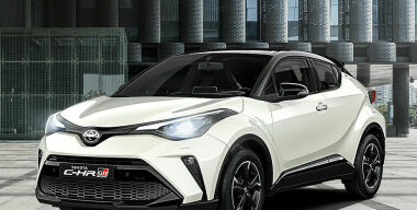 Toyota привезла в Россию новые C-HR и Corolla