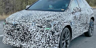 Кроссовер Lexus NX нового поколения проходит дорожные тесты