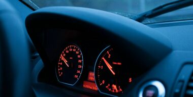 На каких оборотах двигателя нужно ездить зимой