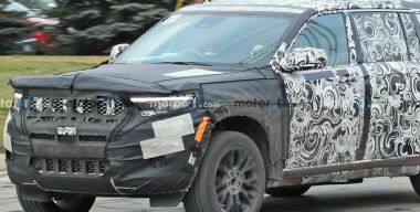 В сеть утекли фото нового Jeep Grand Cherokee