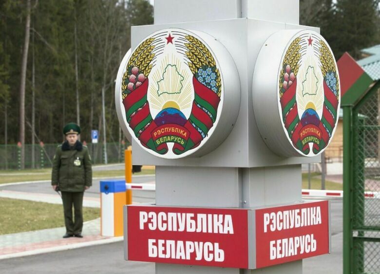 Изображение На белорусской таможне пробка: машины не пускают в страну