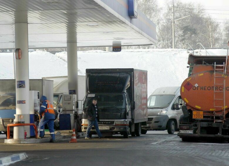 Изображение Раскрыт оригинальный способ воровства бензина на АЗС через смартфон