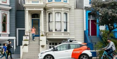 Совсем без водителя: GM выводит беспилотники на улицы городов