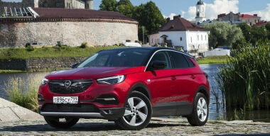 Мистер «Икс»: длительный тест-драйв Opel Grandland X