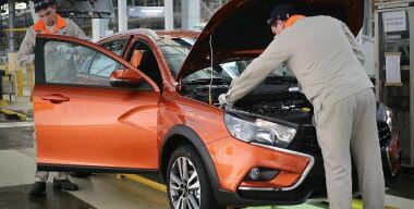 LADA Vesta цвета «Сердолик»: все, что вы не знали об Ижевском автозаводе