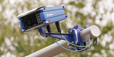 Московские камеры начнут штрафовать водителей за телефон в руке