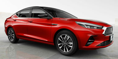 Китайский JAC J7 бросит вызов лифтбэку Skoda Octavia