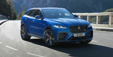 Новый Jaguar F-Pace SVR стал быстрее и маневреннее