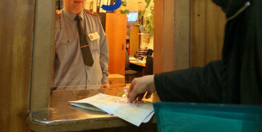 Как ГИБДД искусственно создает очереди на регистрацию машин