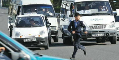 В Узбекистане будут платить пешеходам деньги за шаги
