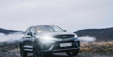 Премиум-кроссовер Geely Tugella получит в России бюджетную комплектацию
