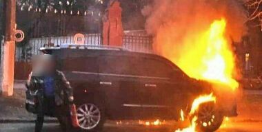 Пожарный принимал заказы на поджог автомобилей