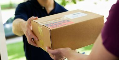 Такси для интернет-заказов: как изменилось отношение россиян к доставке