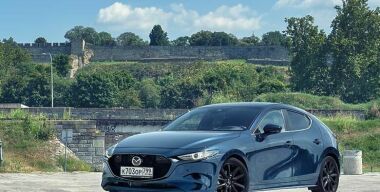 На российском рынке остановлены продажи Mazda3